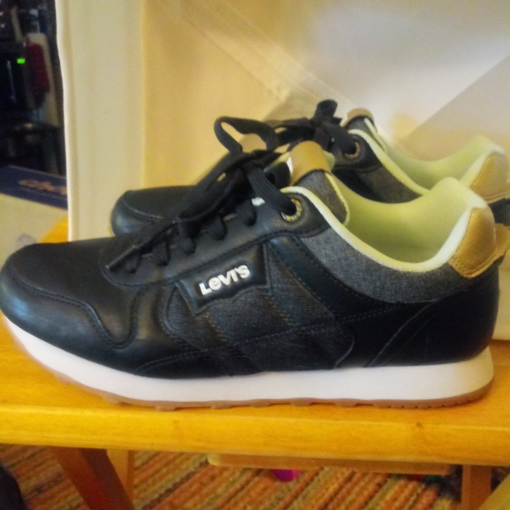 Levi's women's sneakers